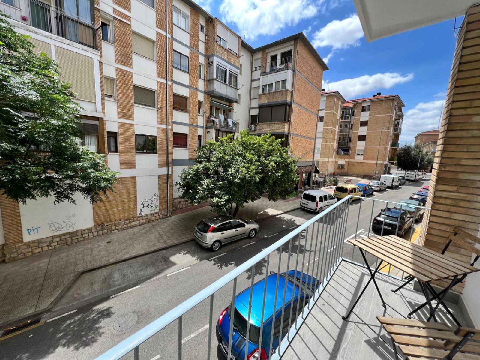 Los Claveles Tudela Esterno foto